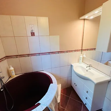 Aranyparti Apartman דירה שיופוק